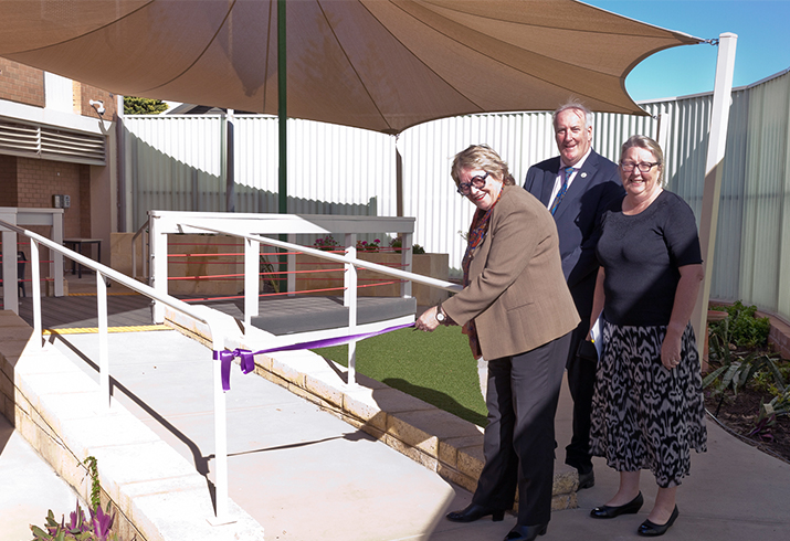 SMHS Board Chair Robyn Collins cutting the ribbon with SMHS Chief Executive Paul Forden and Fremantle Hospital Director Operation and Site Manager Chris Kellett